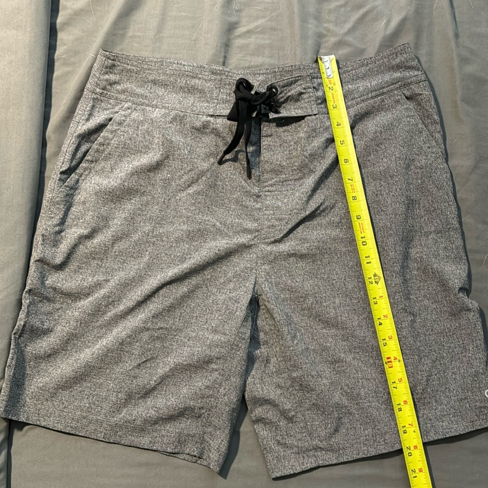 Alo yoga board shorts. Great condition.